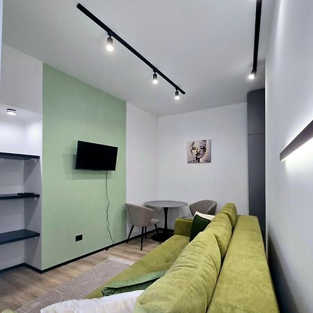 Apartment In The City Center Near The Park Lviv Exterior photo