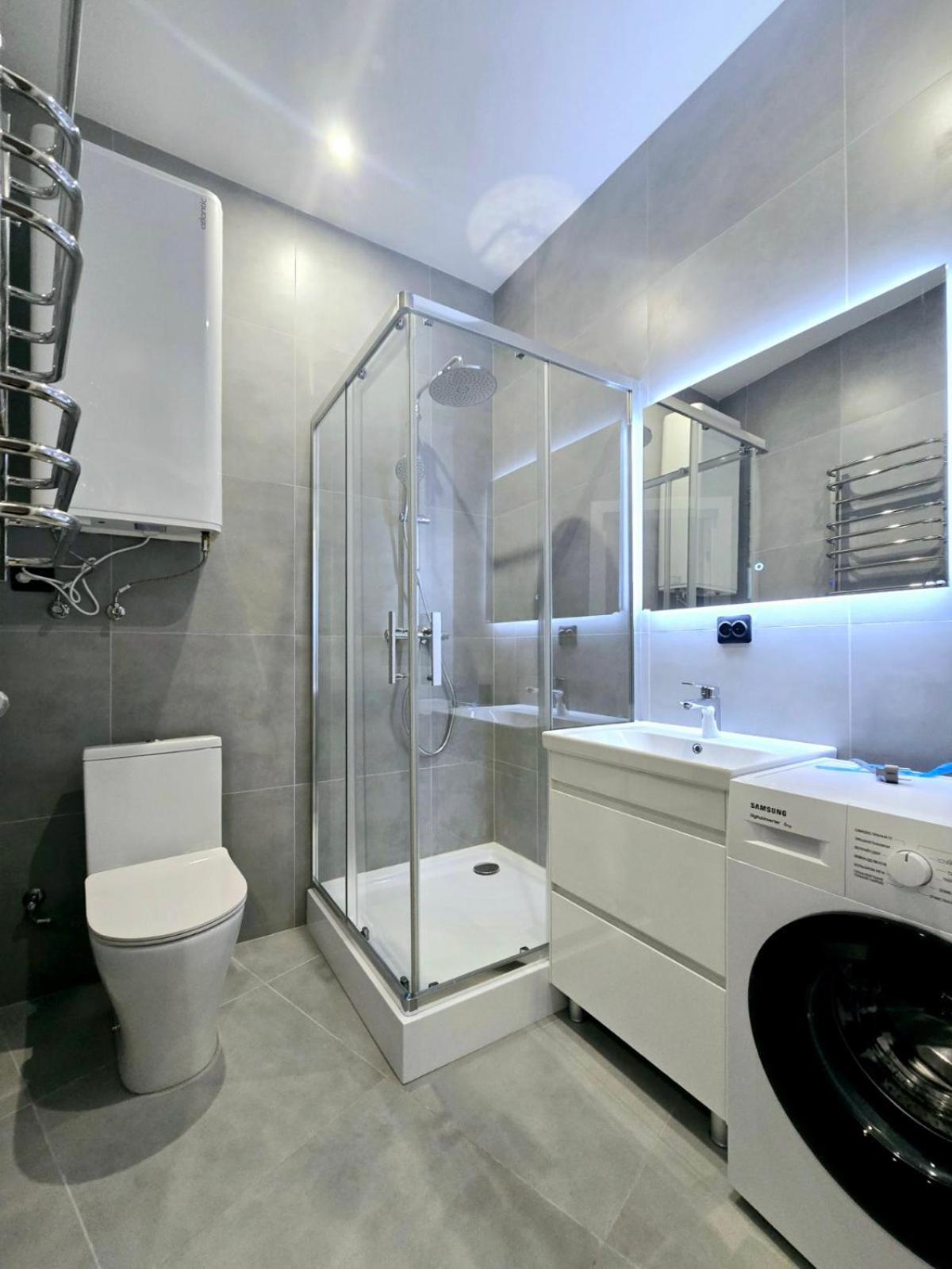 Apartment In The City Center Near The Park Lviv Exterior photo